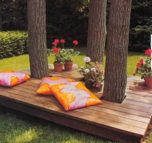outside-sitting-pallet