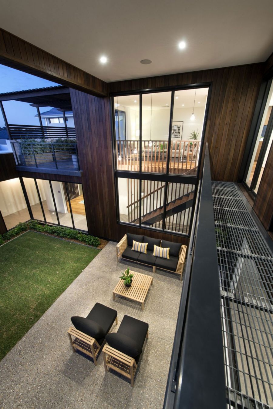 beautiful-home-with-indoor-courtyard