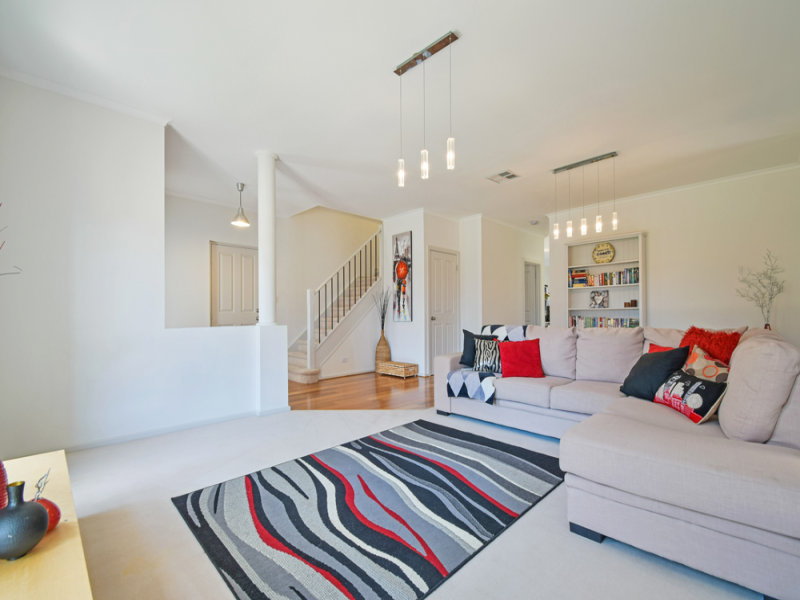 living-room-knot-court-1