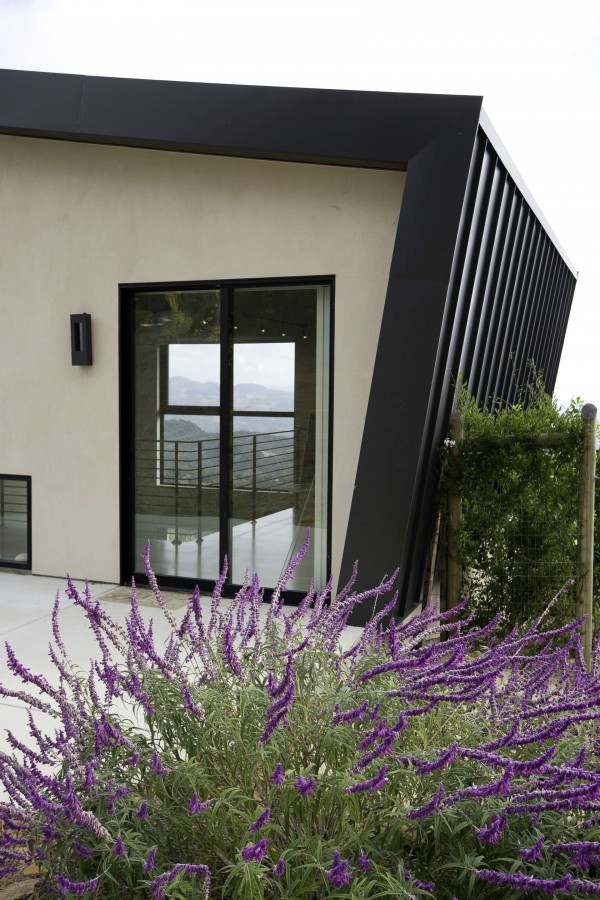 unique-exterior-600x900-1