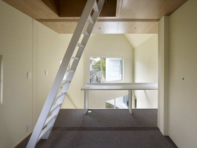 snapped-house-in-saitama-japan-7