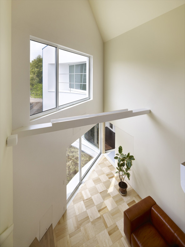 snapped-house-in-saitama-japan-8