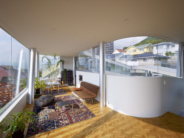 lifted-house-hiroshima-japan-kimihiko-okada-15