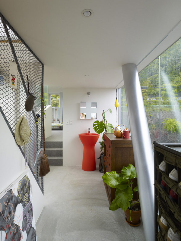 lifted-house-hiroshima-japan-kimihiko-okada-17