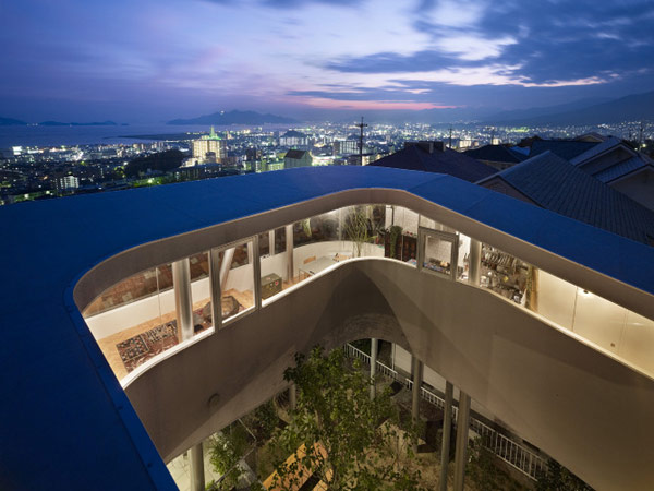 lifted-house-hiroshima-japan-kimihiko-okada-6