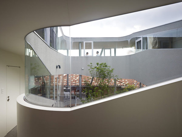 lifted-house-hiroshima-japan-kimihiko-okada-7