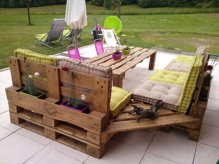 1 couch and table made of wooden pallets
