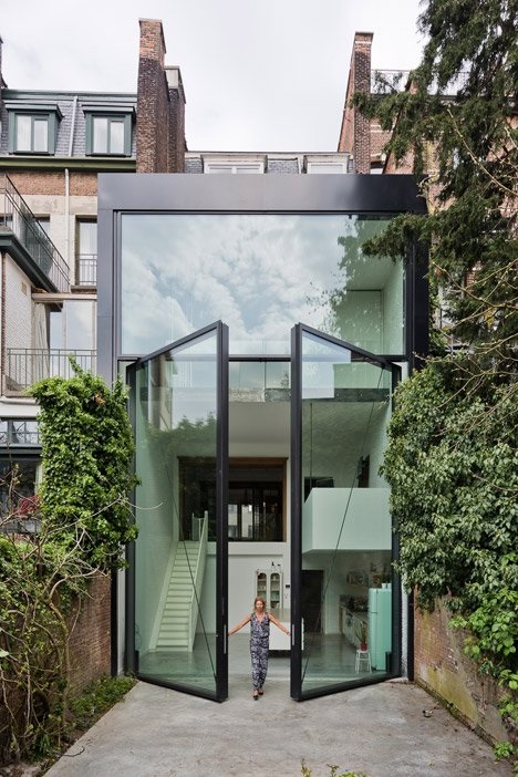 벨기에 가장 큰 유리문 집 Antwerp townhouse LALO by SculpIT 1