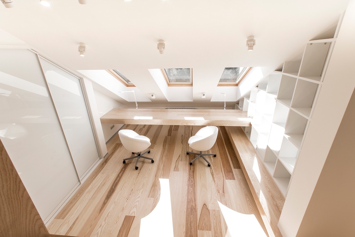 아이 중심 모스코바 아파트 wood wall texture inspiration 4