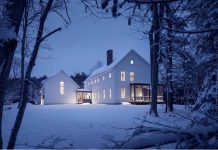 겨울 해외 주택 디자인과 구조는 어떨까? 다양한 창의 미국 Maine주, Brunswick주택