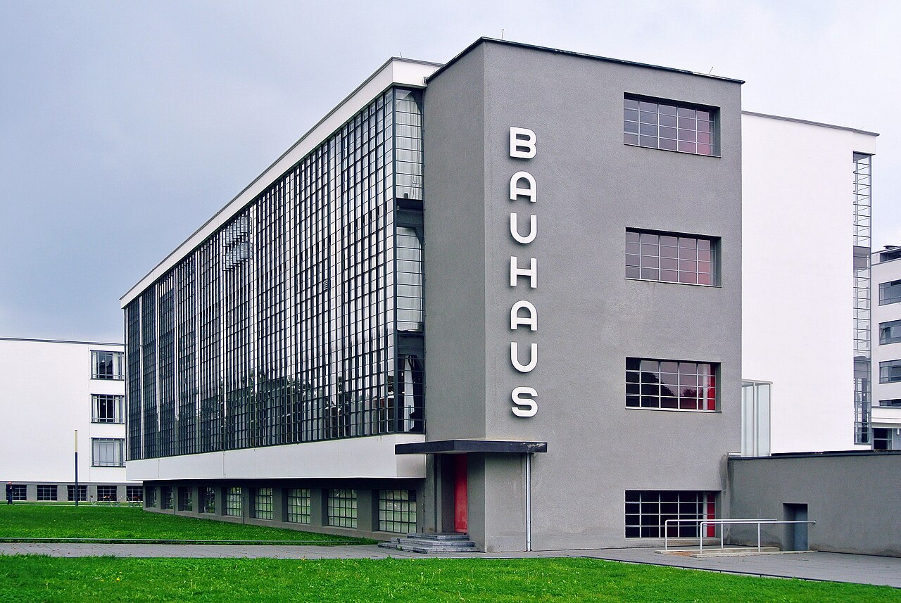 바우하우스를 보여주는 사진 - Bauhaus