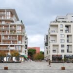 Rue des Canadiens 끝에서 고층 아파트 사이로 보이는 Massy Conservatoire