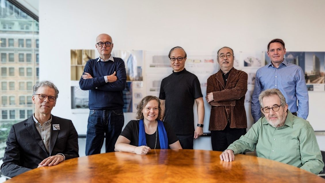 PCF Architects의 파트너 7명 단체 사진