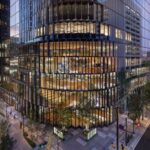 해 질 녘 위에서 내려다본 Tenjin Business Center II 모서리 아트리움과 가로