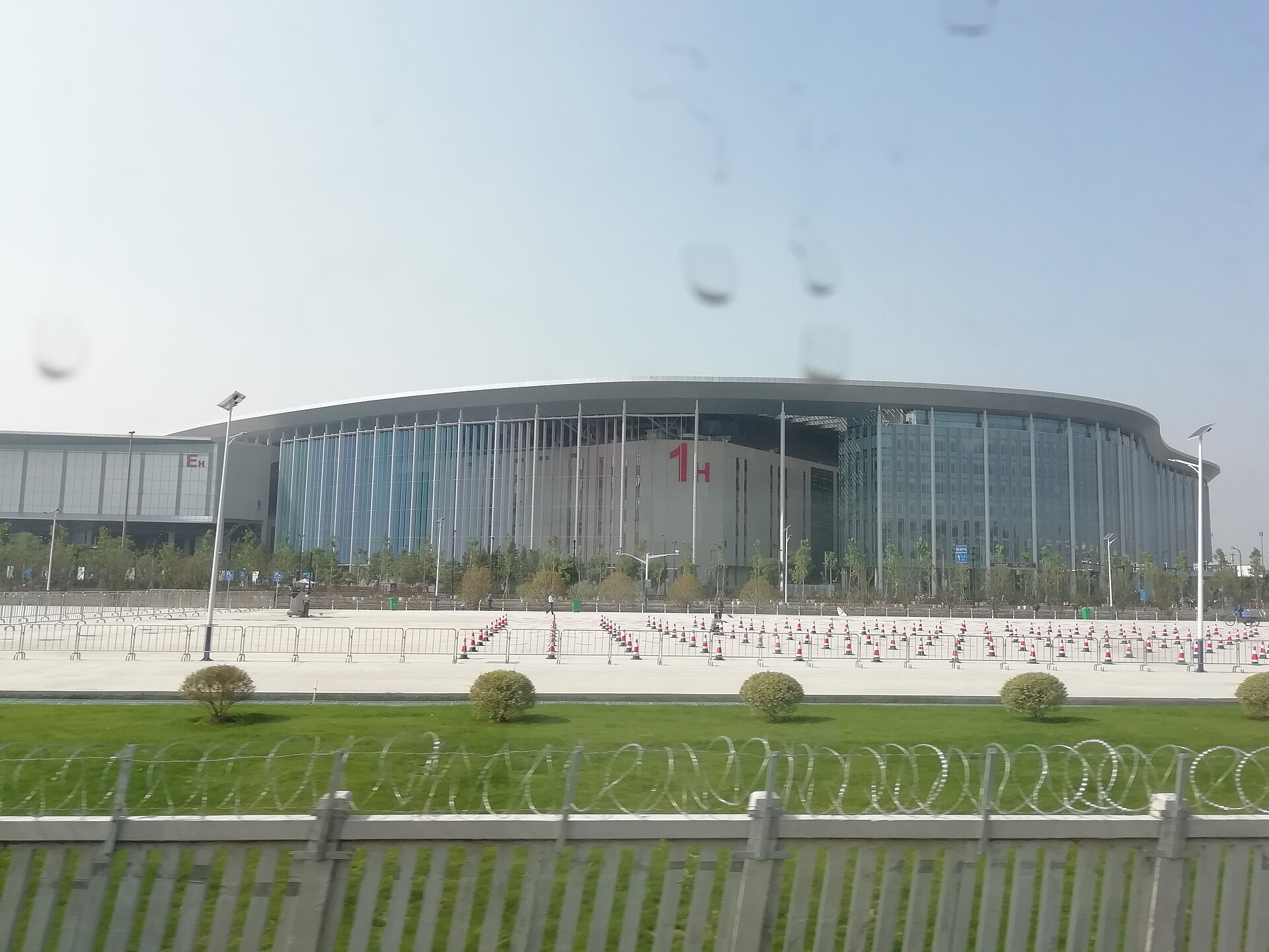 상하이 국가전시컨벤션센터 1H 구역 외관