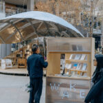 반투명 폴리카보네이트 면을 단 Shell Book Pavilion 이동식 북카트